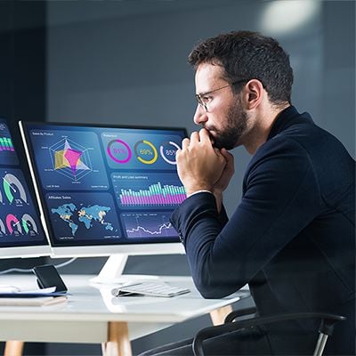 Data Analyst Using Data Analytics KPI Dashboard